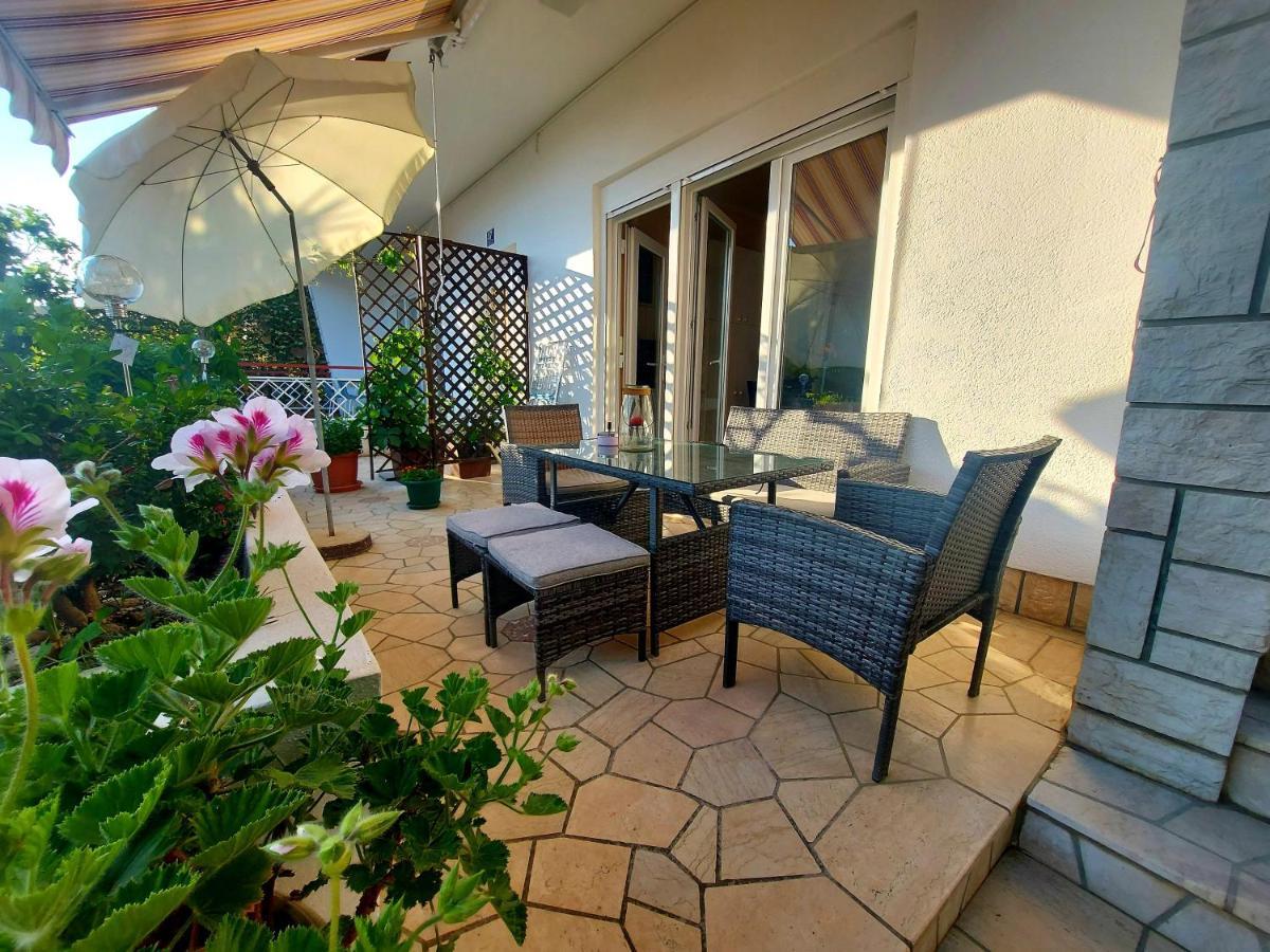 Apartments Adriatic Riviera ซริกเวนิซา ภายนอก รูปภาพ