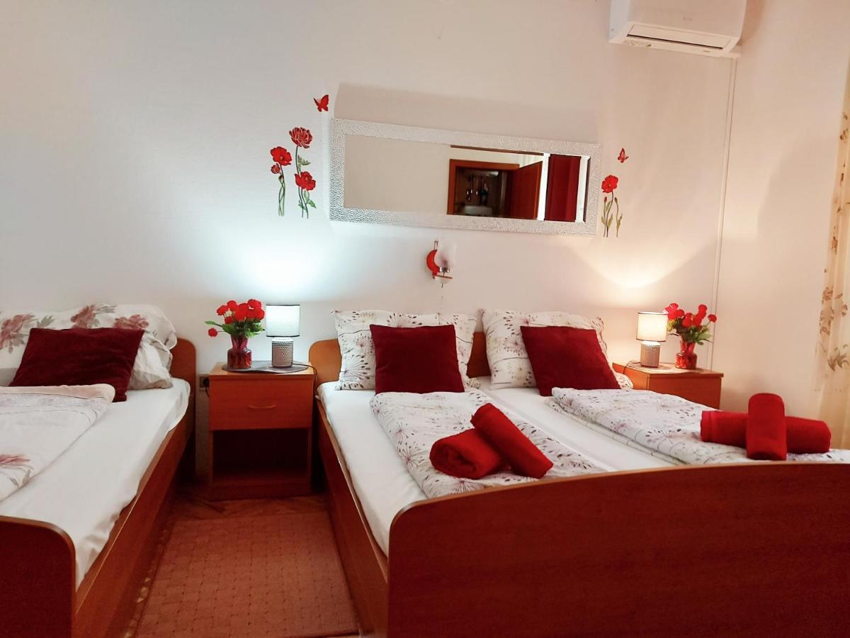 Apartments Adriatic Riviera ซริกเวนิซา ภายนอก รูปภาพ