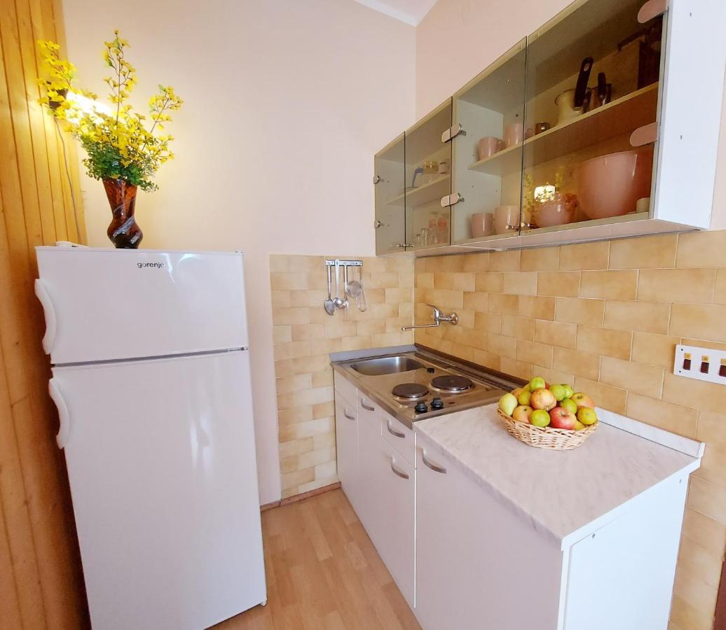 Apartments Adriatic Riviera ซริกเวนิซา ภายนอก รูปภาพ