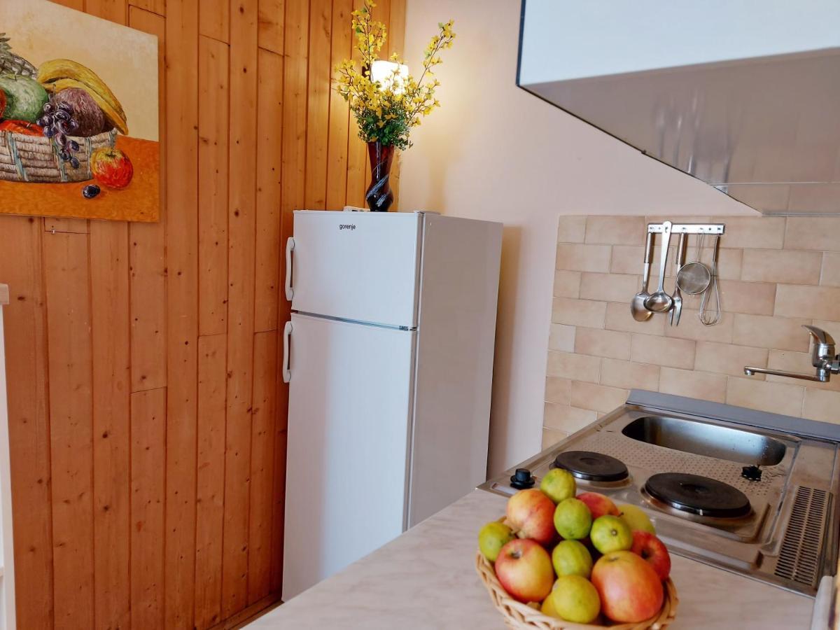Apartments Adriatic Riviera ซริกเวนิซา ภายนอก รูปภาพ